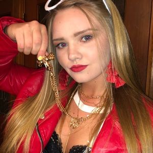 Meet your Posher, Megan